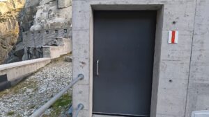 Puerta al túnel