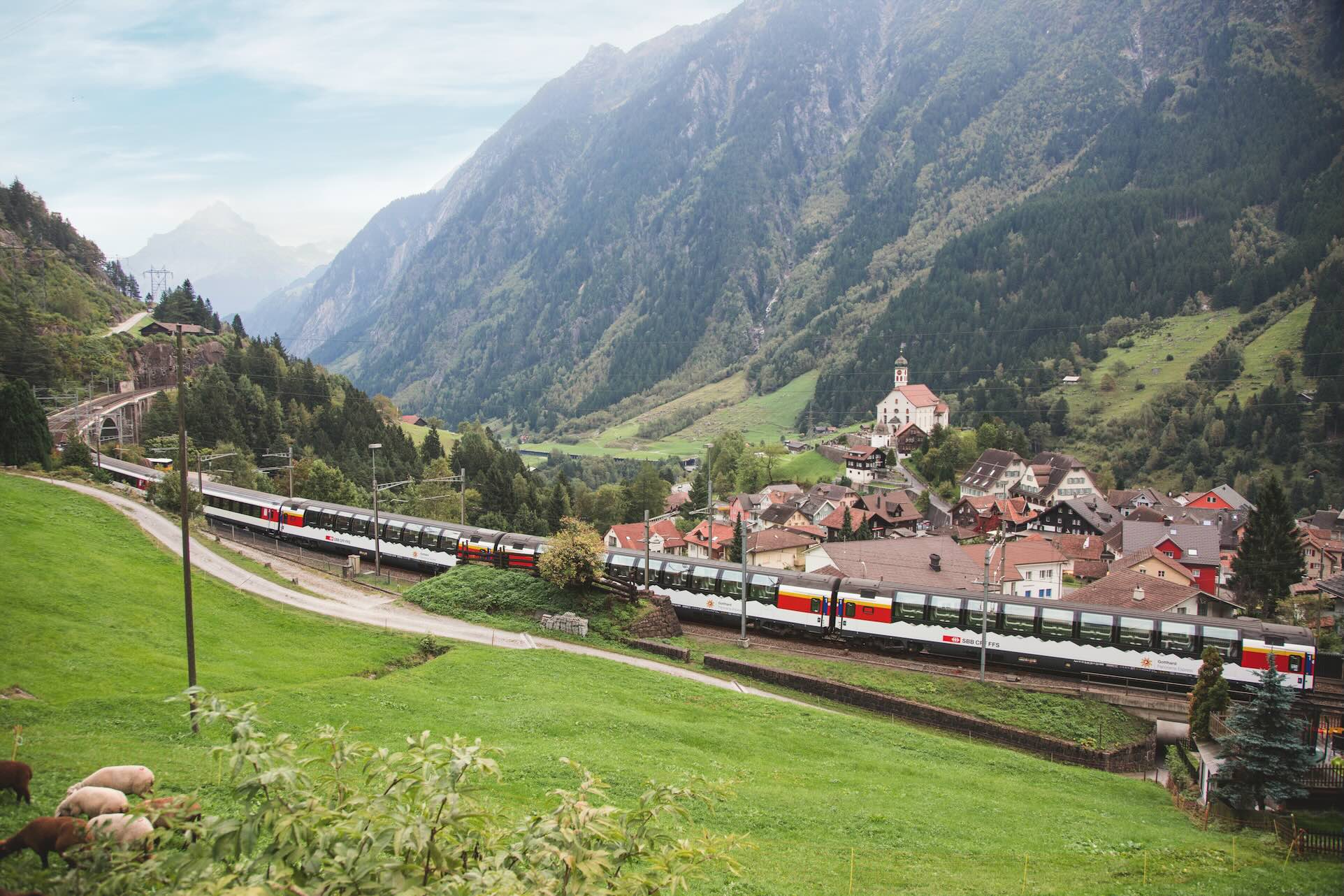 Gotthard Panorama Express